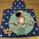 מגבת פונצ׳ו לבריכה ולים photo review